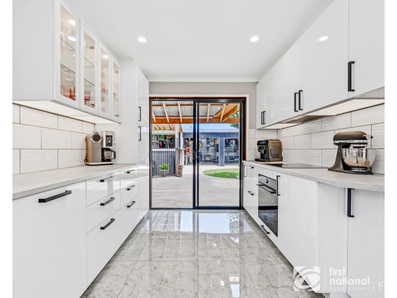 30 Benelong Crescent, Seaford VIC 3198