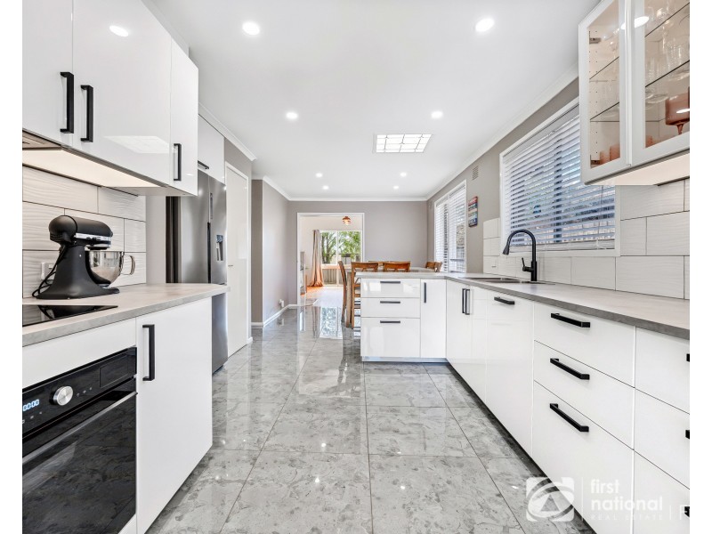 30 Benelong Crescent, Seaford VIC 3198