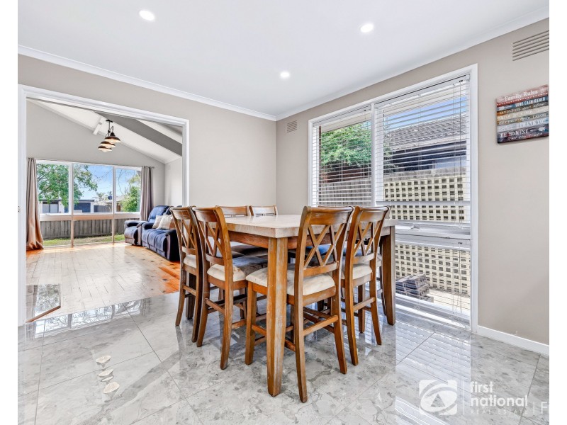 30 Benelong Crescent, Seaford VIC 3198
