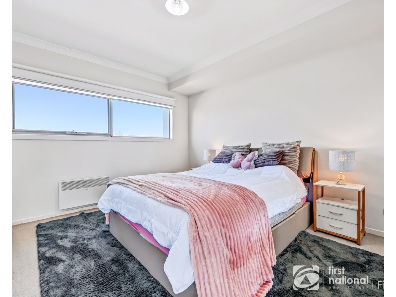 10 Ezra Crescent, Officer VIC 3809