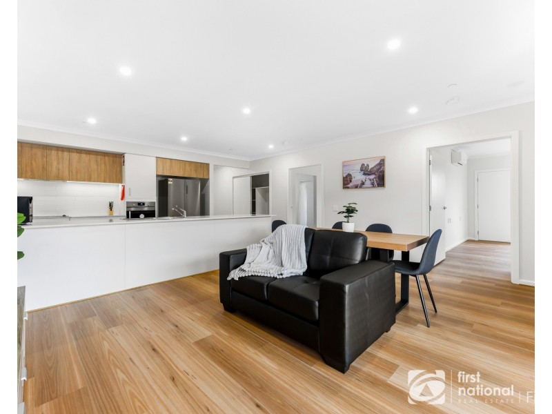 10 Wheatsheaf Road, Wyndham Vale VIC 3024