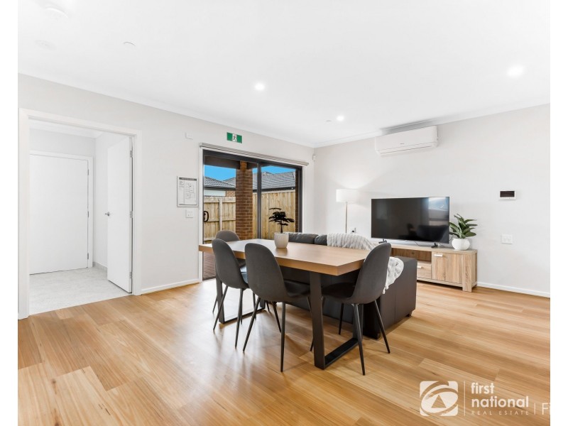 10 Wheatsheaf Road, Wyndham Vale VIC 3024