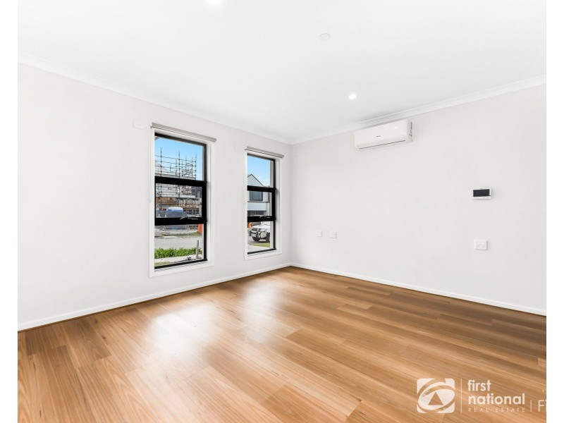 10 Wheatsheaf Road, Wyndham Vale VIC 3024