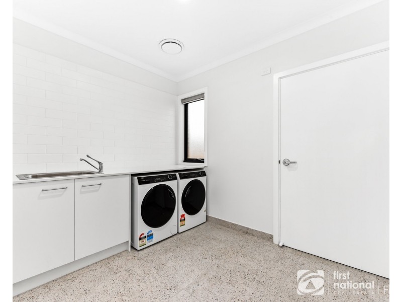 10 Wheatsheaf Road, Wyndham Vale VIC 3024