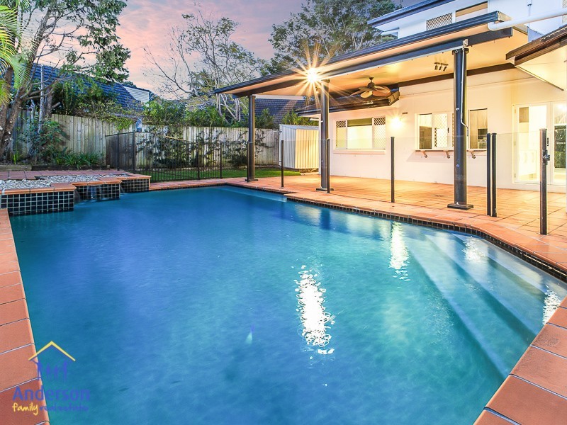 16 Hoop Pine Place, Bridgeman Downs QLD 4035