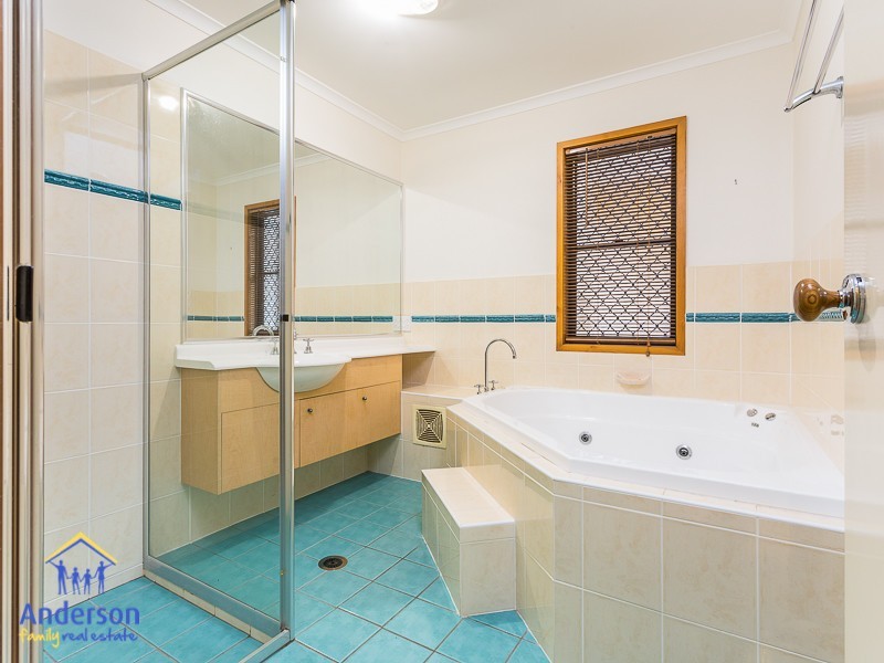 6 Cunningham Court, North Lakes QLD 4509