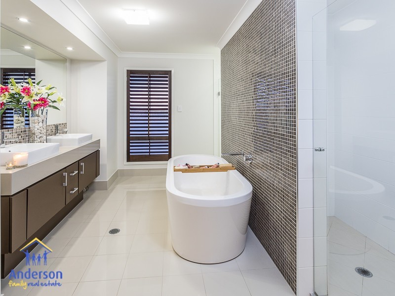 48 Williams Crescent, North Lakes QLD 4509