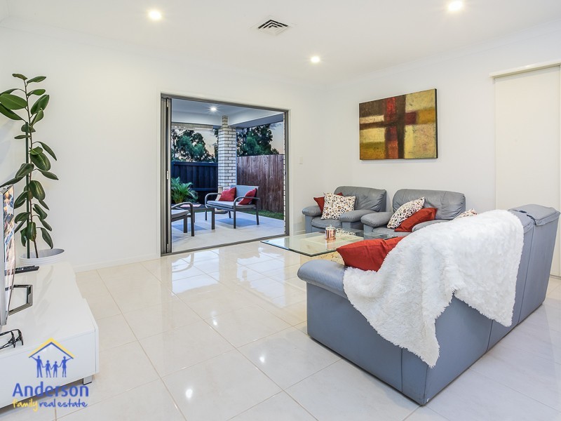 22 Denham Crescent, North Lakes QLD 4509