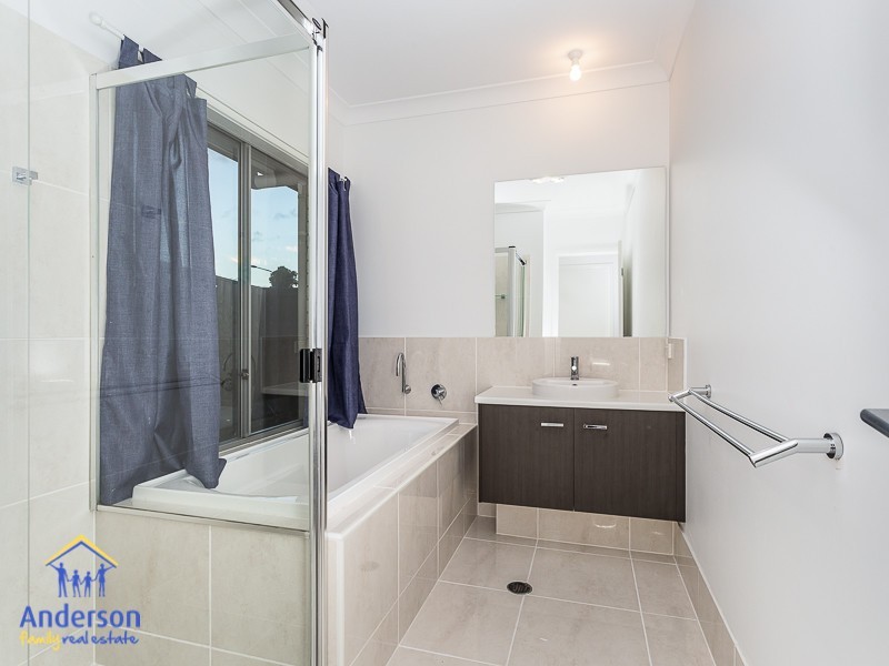 22 Denham Crescent, North Lakes QLD 4509