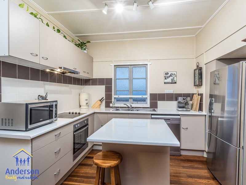 31 Sutton Avenue, Sandgate QLD 4017