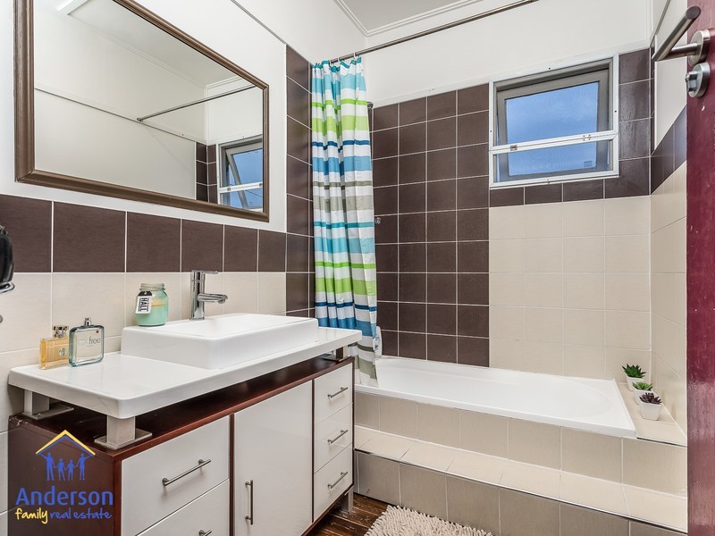 31 Sutton Avenue, Sandgate QLD 4017