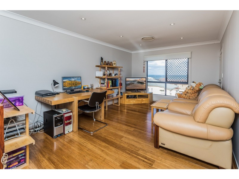 2/11 Georgina Street, Woody Point QLD 4019