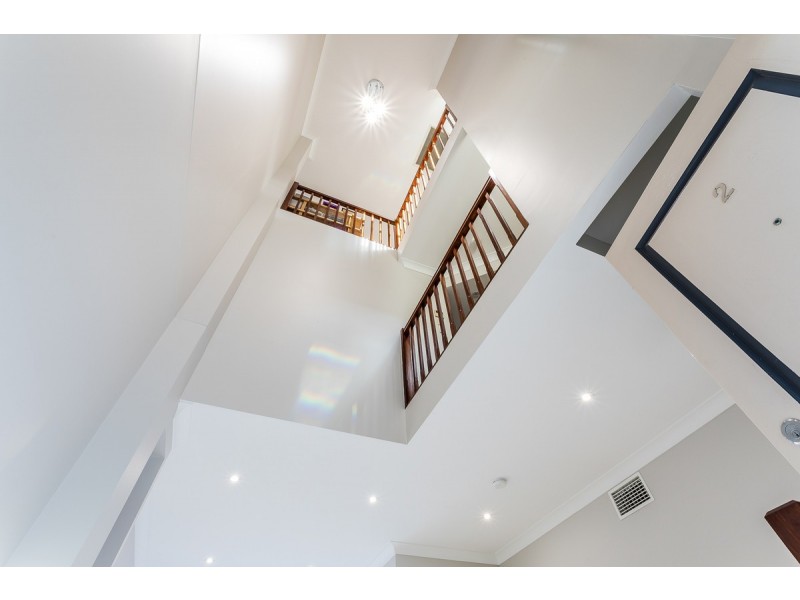 2/11 Georgina Street, Woody Point QLD 4019