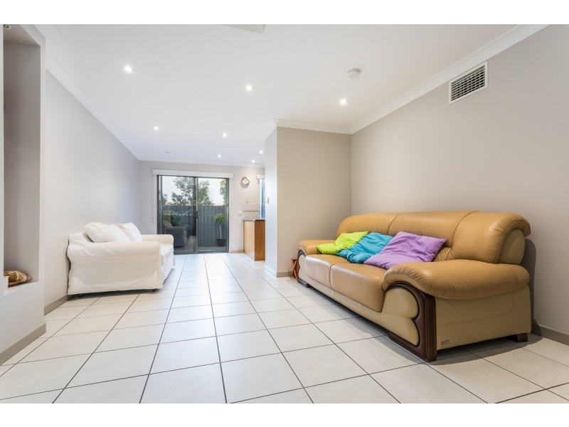 2/11 Georgina Street, Woody Point QLD 4019