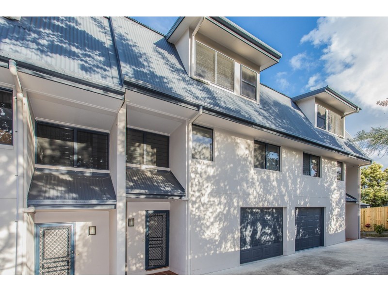 2/11 Georgina Street, Woody Point QLD 4019