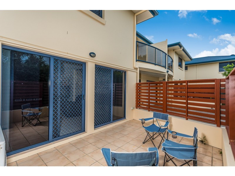 2/8 Langdon Avenue, Margate QLD 4019