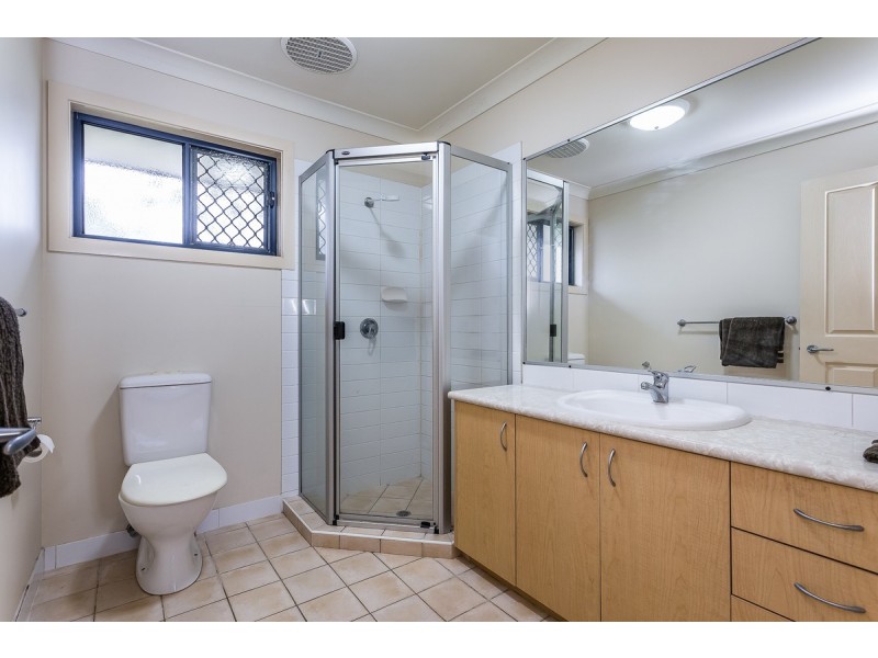 2/8 Langdon Avenue, Margate QLD 4019