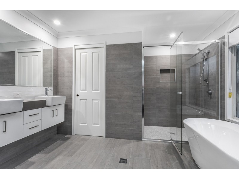 19A McLennan Street, Woody Point QLD 4019