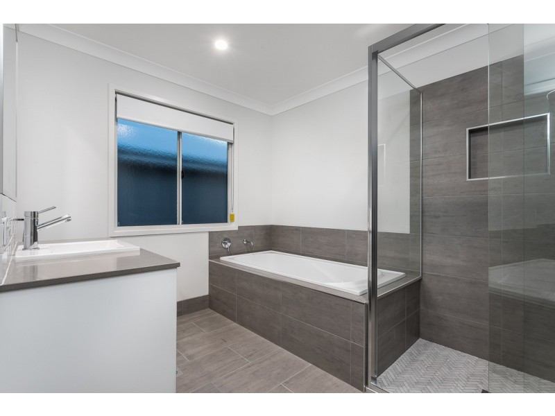 19A McLennan Street, Woody Point QLD 4019