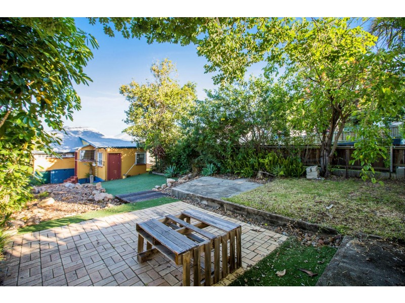 57 Southerden Street, Sandgate QLD 4017