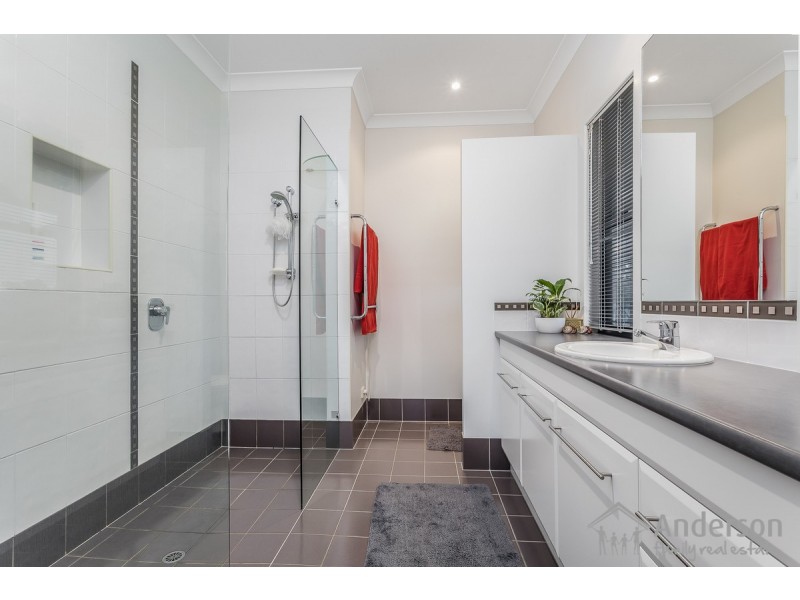 9 Pinbarren Place, Yugar QLD 4520