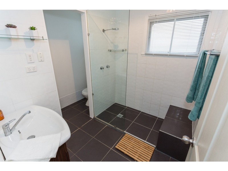 19 Campbell Street, Scarborough QLD 4020