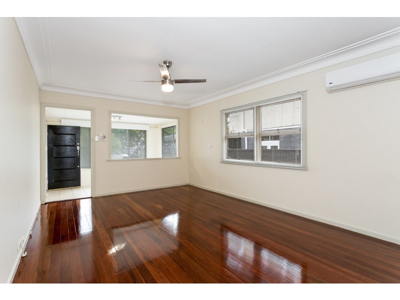 19 Campbell Street, Scarborough QLD 4020