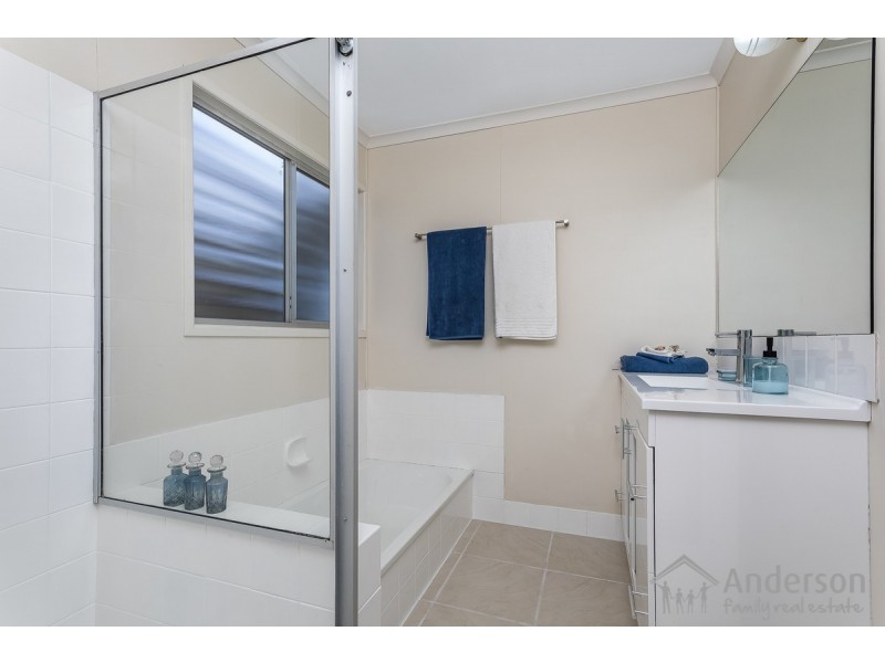 10A Kate Street, Shorncliffe QLD 4017