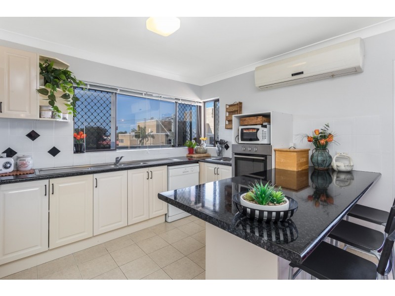 4/17 Downs Street, Redcliffe QLD 4020