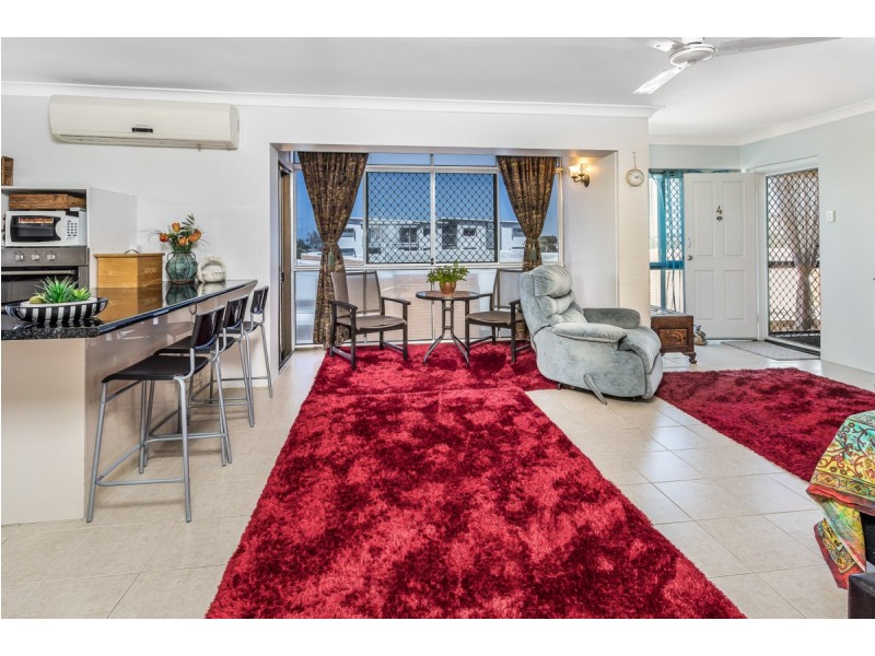 4/17 Downs Street, Redcliffe QLD 4020