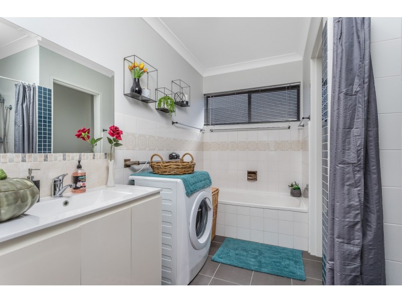 4/17 Downs Street, Redcliffe QLD 4020