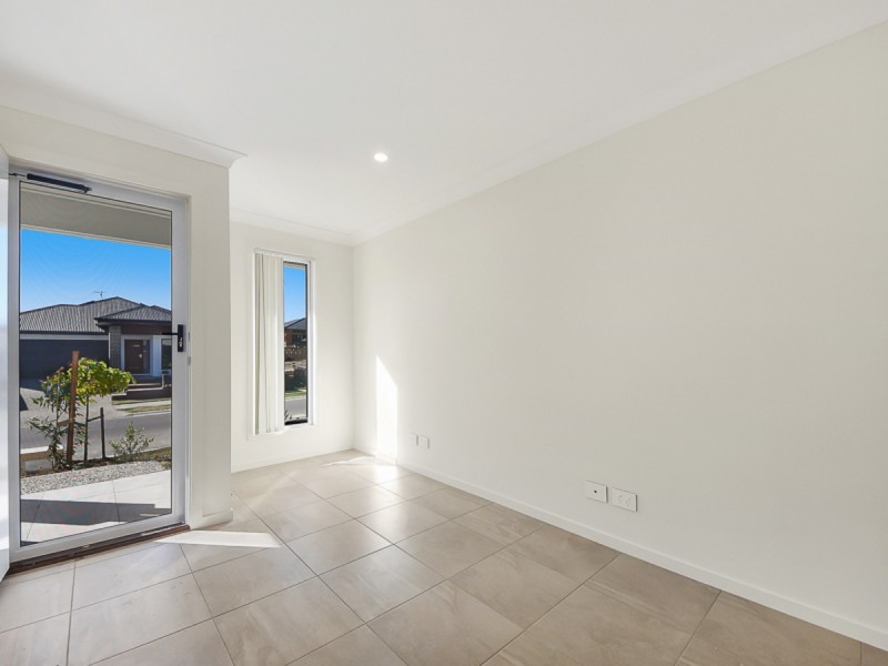 33 Kourounis Street, Logan Reserve QLD 4133