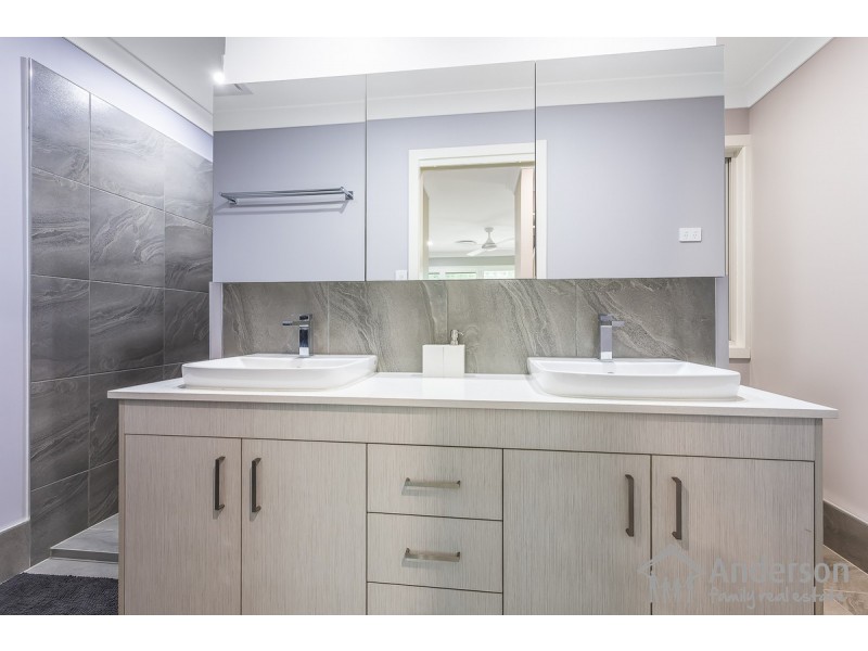 4 Flinders Circuit, Fitzgibbon QLD 4018