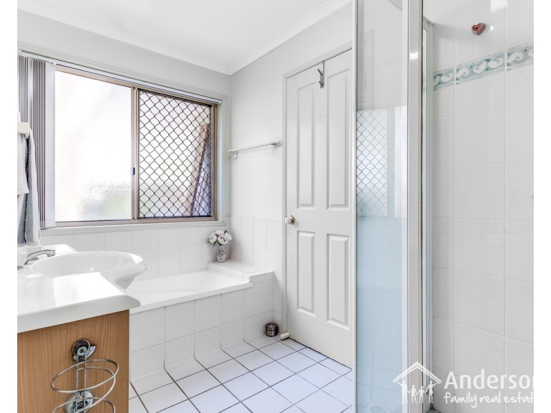 10 Deakin Place, Forest Lake QLD 4078