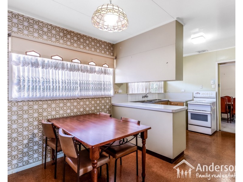 2 Skye Street, Kenmore QLD 4069