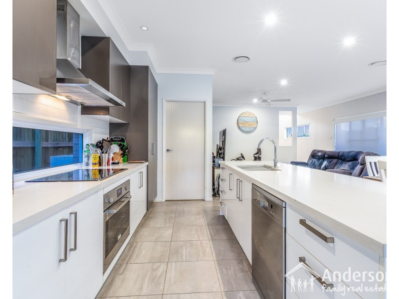 94 Oxley Avenue, Woody Point QLD 4019