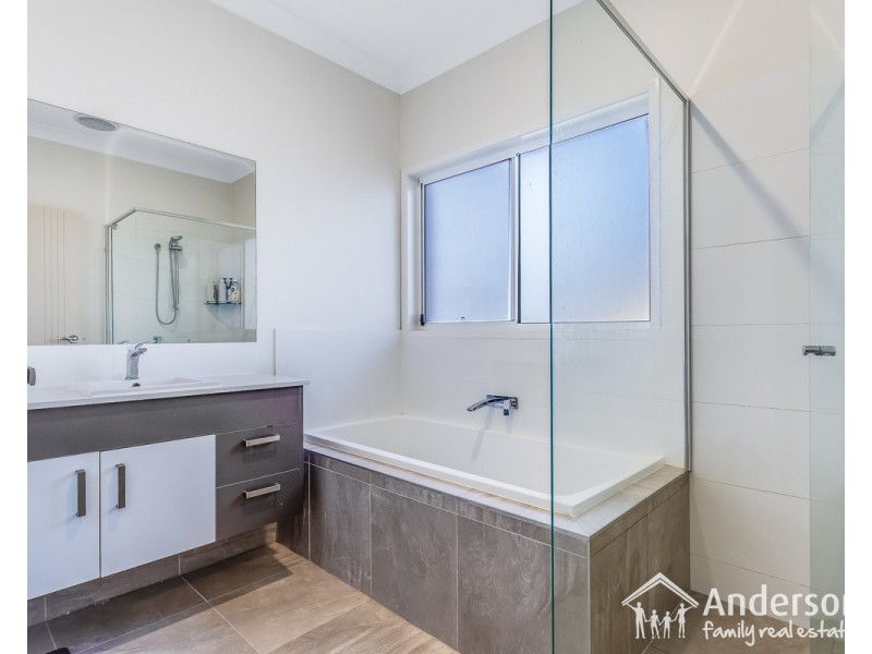 94 Oxley Avenue, Woody Point QLD 4019