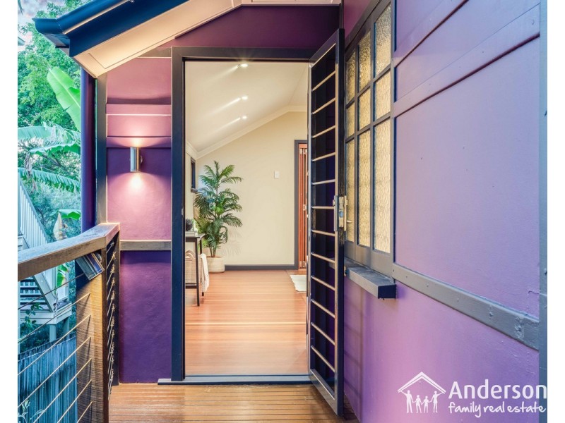 31 Swan Street, Shorncliffe QLD 4017