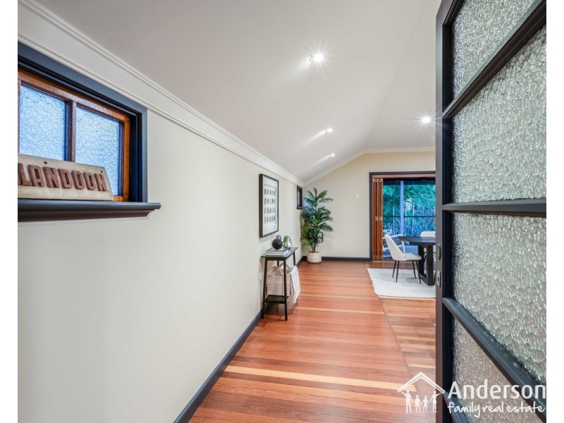 31 Swan Street, Shorncliffe QLD 4017