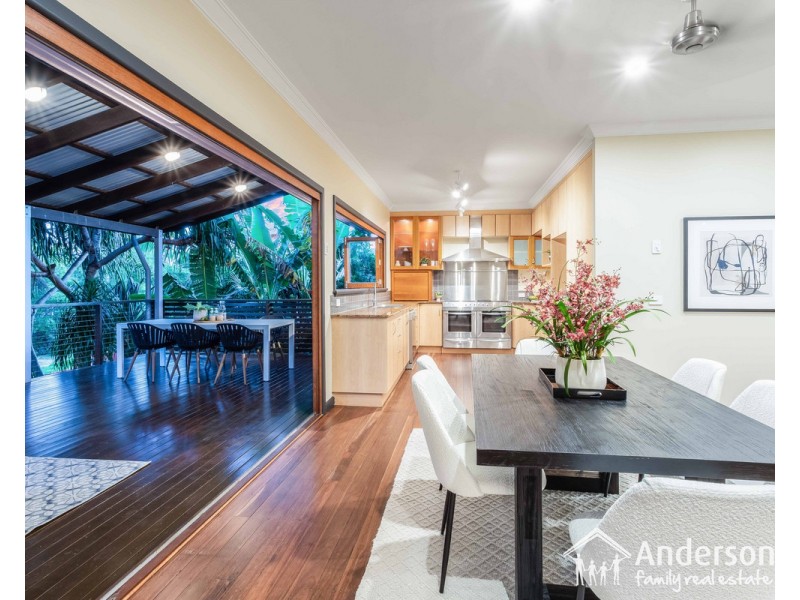 31 Swan Street, Shorncliffe QLD 4017