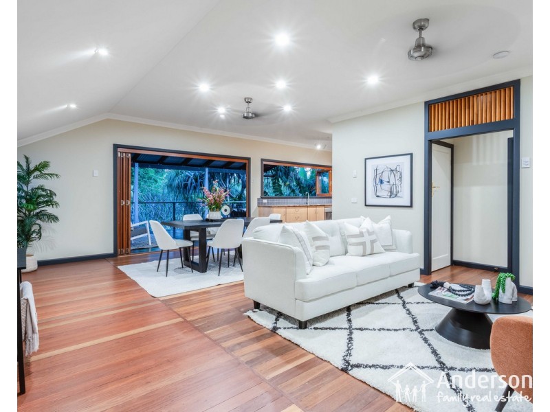 31 Swan Street, Shorncliffe QLD 4017