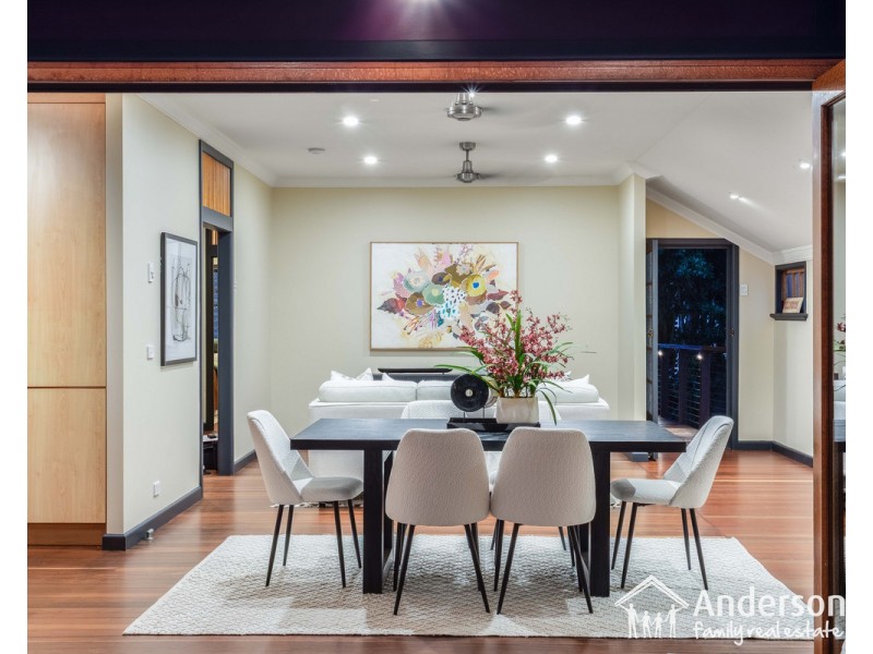 31 Swan Street, Shorncliffe QLD 4017