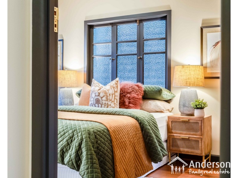 31 Swan Street, Shorncliffe QLD 4017