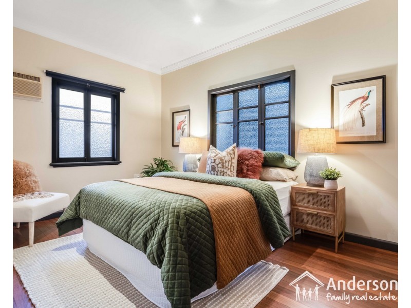 31 Swan Street, Shorncliffe QLD 4017