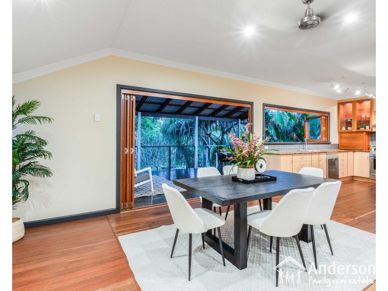 31 Swan Street, Shorncliffe QLD 4017