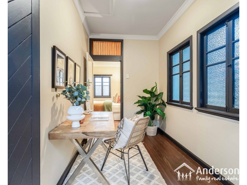 31 Swan Street, Shorncliffe QLD 4017