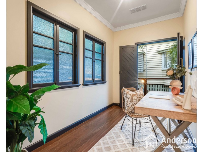 31 Swan Street, Shorncliffe QLD 4017