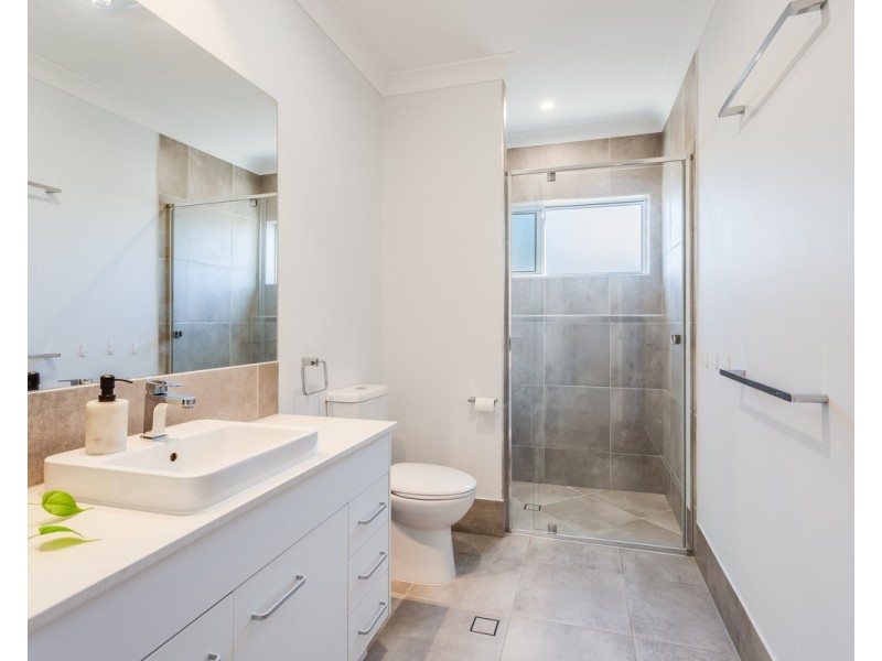 2 Station Road, Deagon QLD 4017