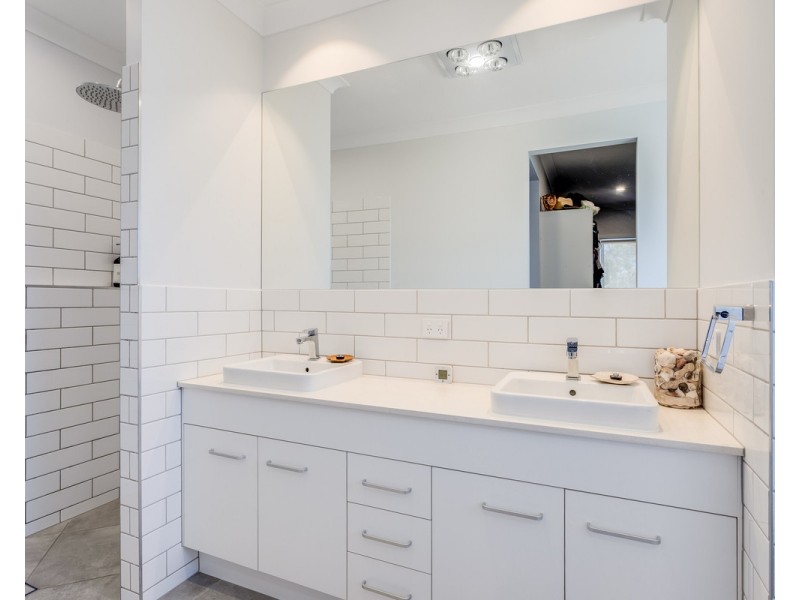 2 Station Road, Deagon QLD 4017