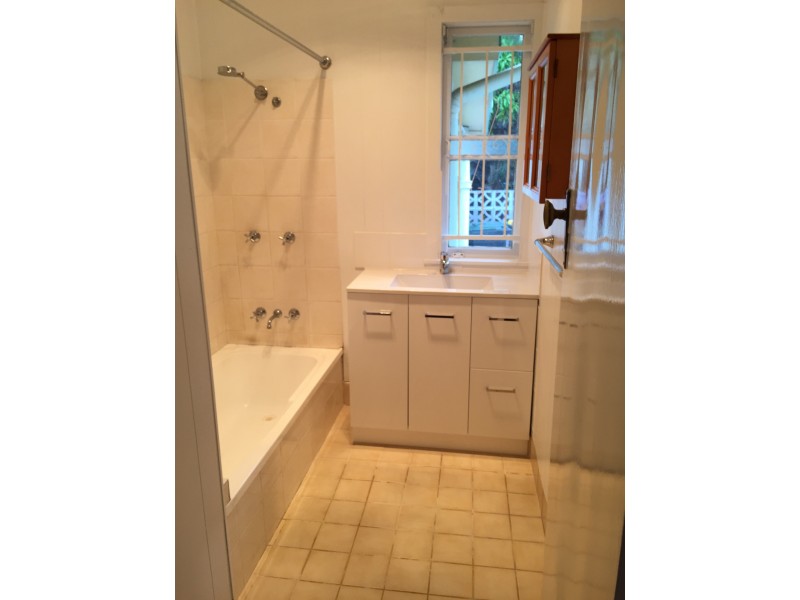 5 Barmore street, Tarragindi QLD 4121